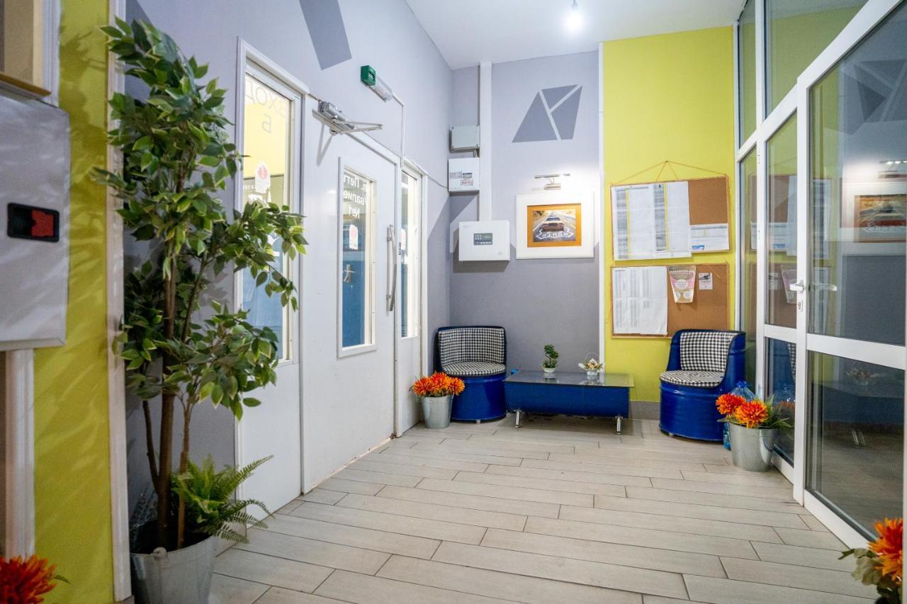 Cozy little apartment in Studentski grad Sofia Buitenkant foto