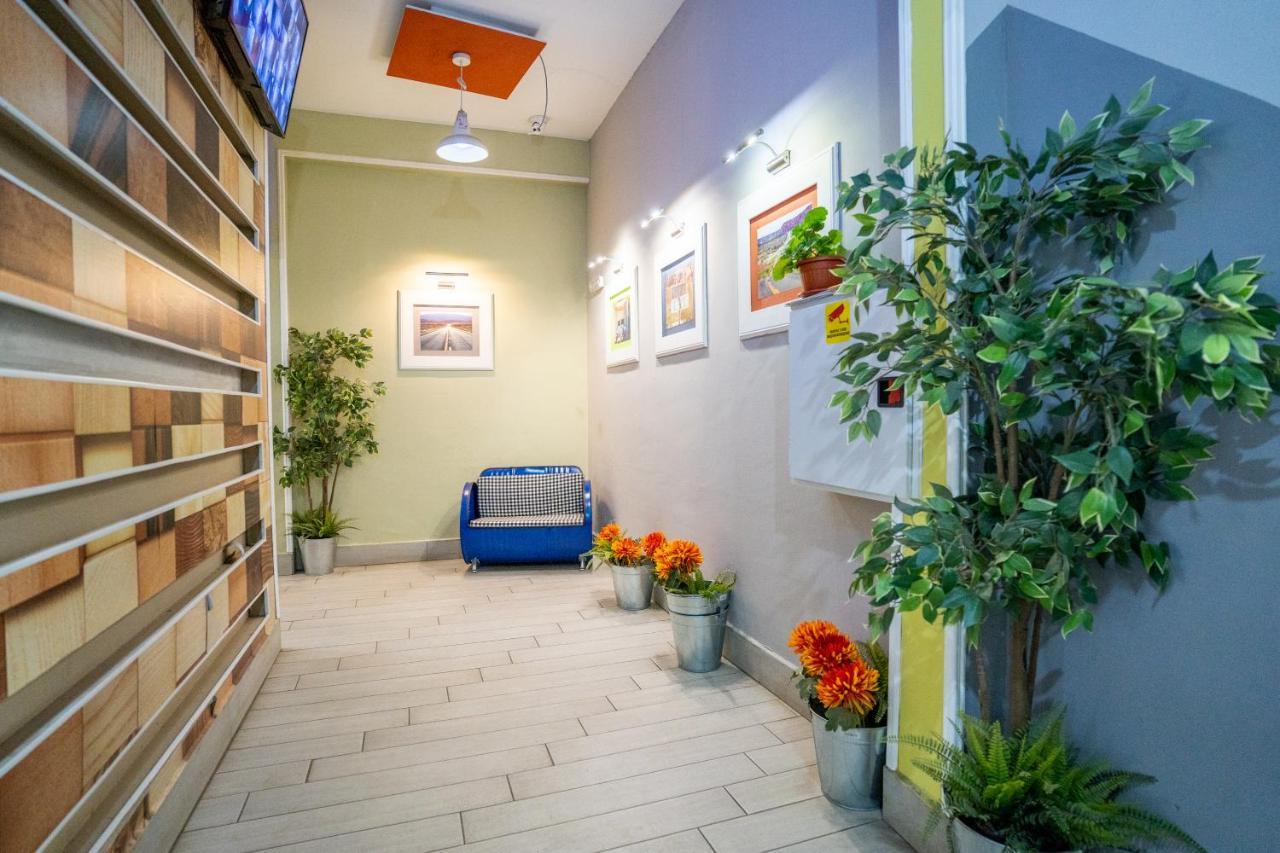 Cozy little apartment in Studentski grad Sofia Buitenkant foto